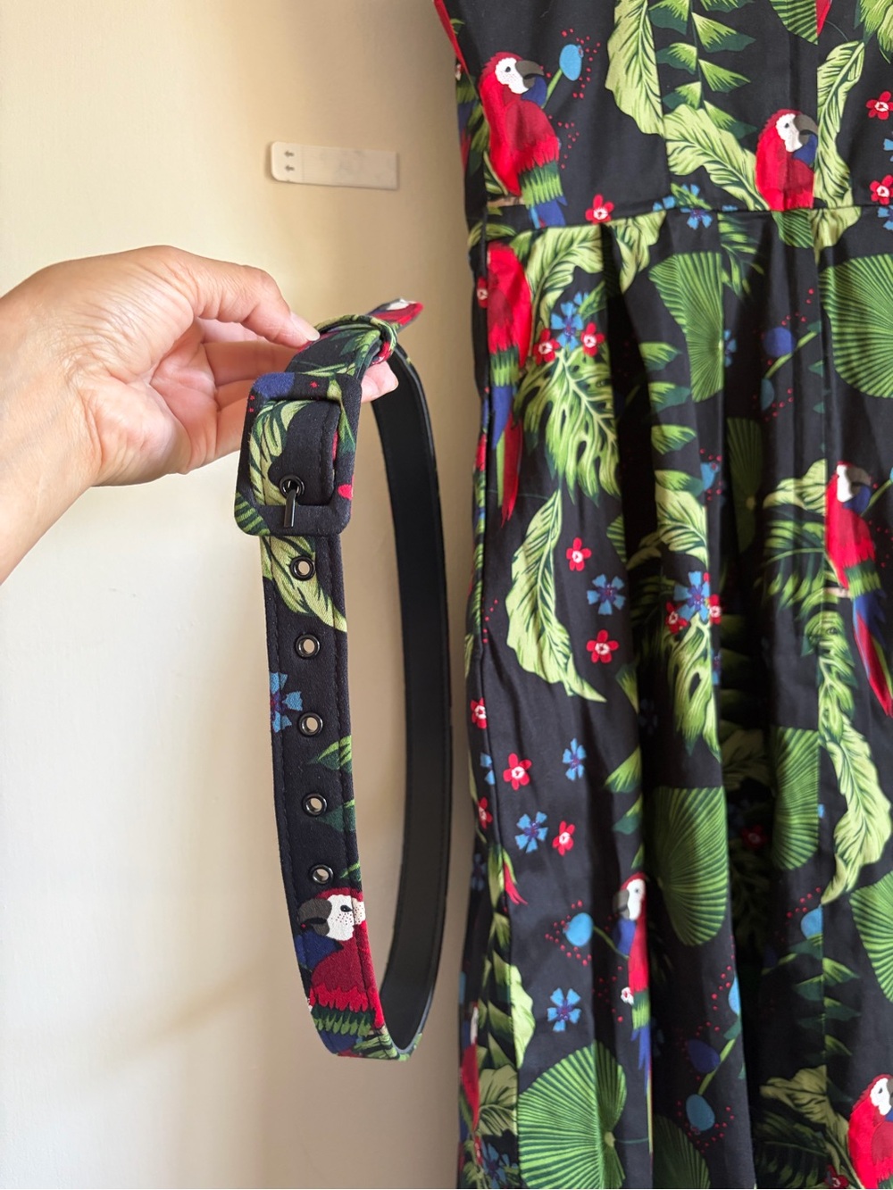 Collectif Black Dress Tropical Print Parrots UK 10 US Small Matching tote & belt - Picture 15 of 16